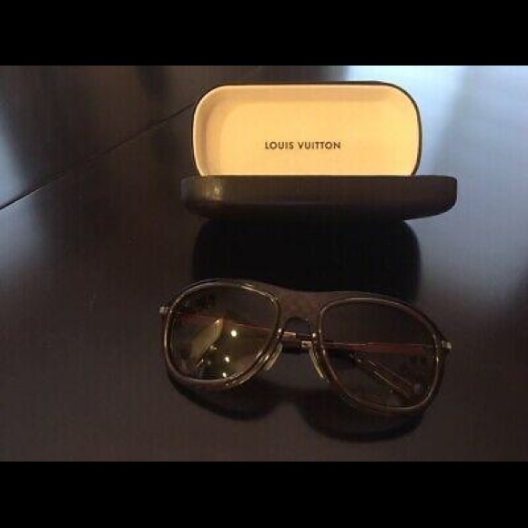 Men’s Louis Vuitton Aviator sunglasses - Picture 1 of 9